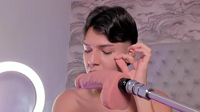 Snapshot of Kev_jenner chatting on October 12, 9:38 pm Kev jenner online show from October 12, 9:38 pm