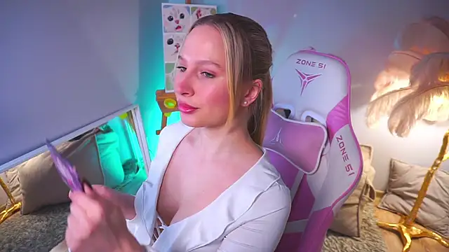 AnnLevine online show from February 1, 1:42 pm