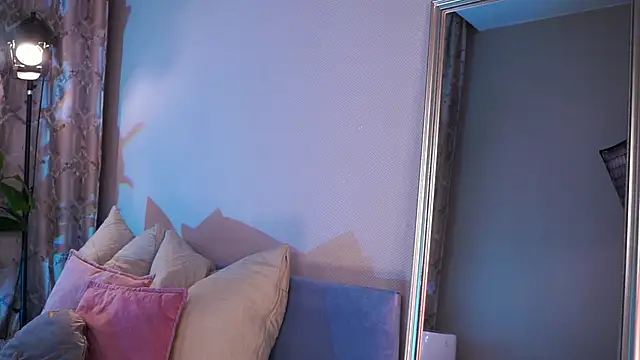 AnnLevine online show from December 19, 1:57 pm