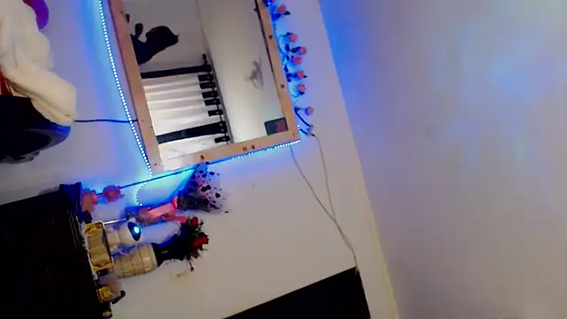 Snapshot of touchm_cockhard chatting on September 20, 11:26 am touchm cockhard online show from September 20, 11:26 am