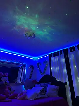 Snapshot of touchm_cockhard chatting on November 27, 6:36 am touchm cockhard online show from November 27, 6:36 am