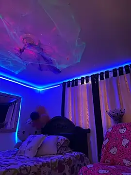 Snapshot of touchm_cockhard chatting on October 19, 8:33 pm touchm cockhard online show from October 19, 8:33 pm