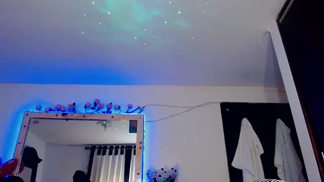 Snapshot of touchm_cockhard chatting on September 29, 11:21 pm touchm cockhard online show from September 29, 11:21 pm