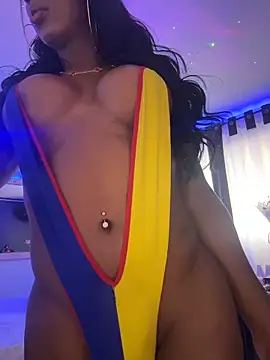 Snapshot of touchm_cockhard chatting on November 19, 12:05 pm touchm cockhard online show from November 19, 12:05 pm