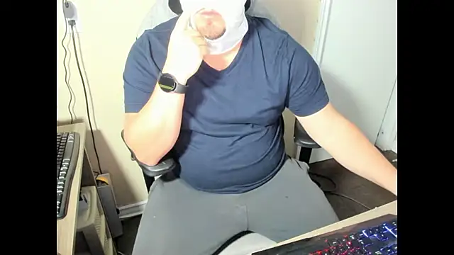 fatboi2slim123 online show from March 24, 1:38 am