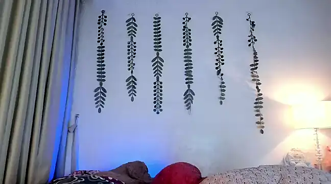 halseycox    online show from February 18, 7:10 am