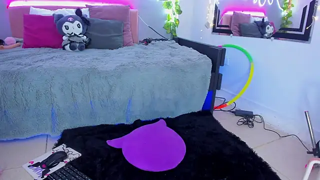 Snapshot of YouliteSllut2 chatting on March 11, 11:58 pm YouliteSllut2 online show from March 11, 11:58 pm