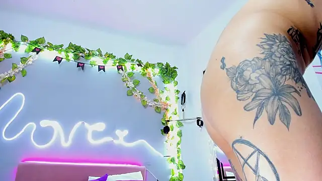 Snapshot of YouliteSllut2 chatting on February 26, 11:41 pm YouliteSllut2 online show from February 26, 11:41 pm