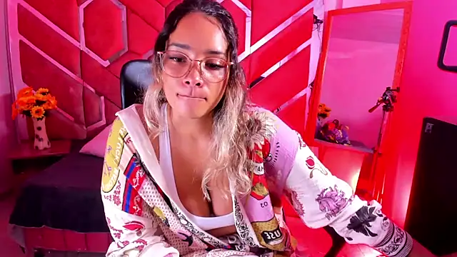 Olivia Fox69 online show from April 22, 3:35 am