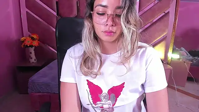 Olivia Fox69 online show from April 10, 3:02 am