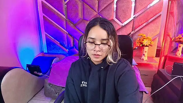 Olivia Fox69 online show from December 16, 3:55 am