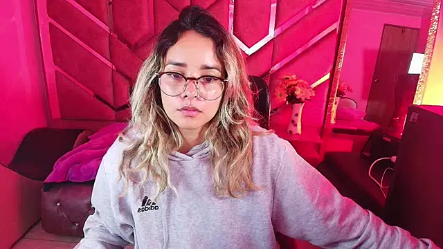 Olivia Fox69 online show from November 25, 3:51 am