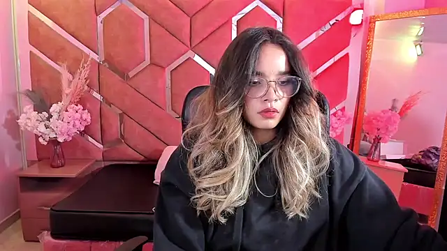 Snapshot of Olivia_Fox69 chatting on July 9, 2:56 am Olivia Fox69 online show from July 9, 2:56 am