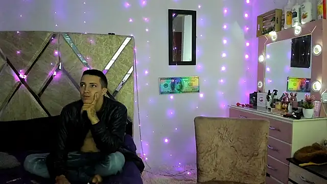 parejacaliente20154 online show from November 27, 8:59 am