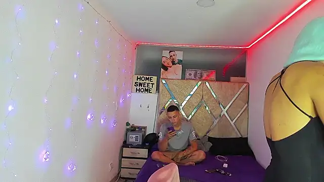 parejacaliente20154 online show from February 5, 11:06 am