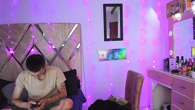 parejacaliente20154 online show from November 30, 11:00 am