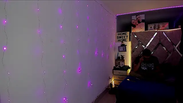 parejacaliente20154 online show from February 16, 11:09 am