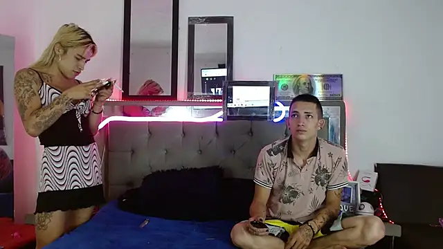 parejacaliente20154 online show from February 10, 1:33 pm