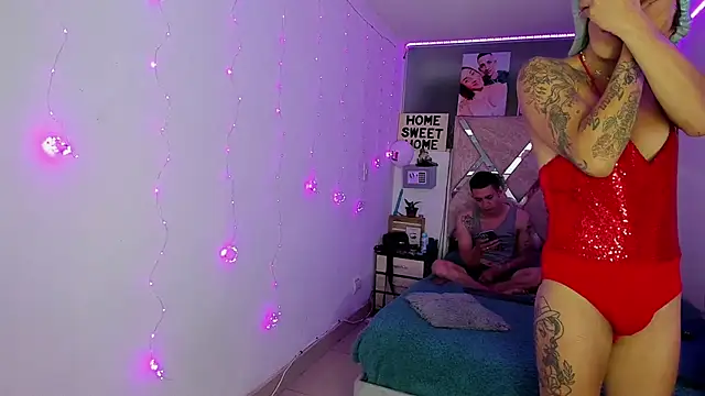 parejacaliente20154 online show from February 24, 11:11 am