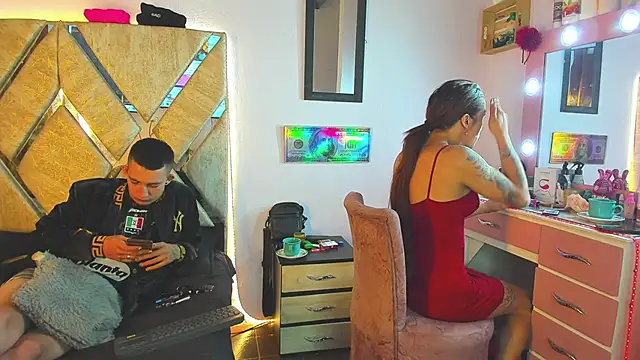 parejacaliente20154 online show from November 14, 9:02 am