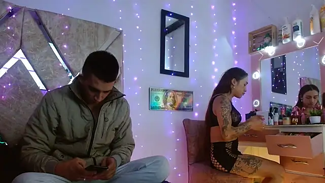 parejacaliente20154 online show from November 22, 9:30 am