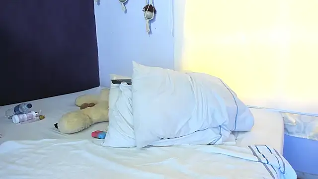 Leamonroe   online show from April 14, 6:46 pm