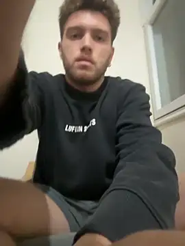 Snapshot of Franso13 chatting on October 26, 12:33 am Franso13 online show from October 26, 12:33 am