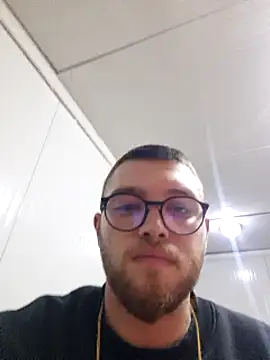 Snapshot of Franso13 chatting on December 30, 9:19 pm Franso13 online show from December 30, 9:19 pm