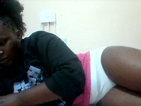 Snapshot of sweetangel41 chatting on July 4, 4:55 pm sweetangel41 online show from July 4, 4:55 pm