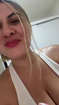 EmiilyAdams  online show from February 18, 6:04 pm