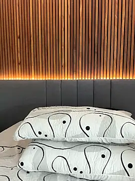 EmiilyAdams  online show from December 3, 9:36 pm