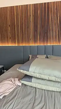 EmiilyAdams  online show from April 11, 9:40 pm