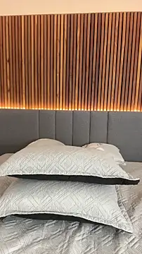 EmiilyAdams  online show from March 3, 9:55 pm