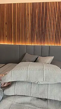 EmiilyAdams  online show from March 28, 6:42 pm