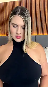 Snapshot of EmiilyAdams_ chatting on July 4, 9:41 pm EmiilyAdams online show from July 4, 9:41 pm