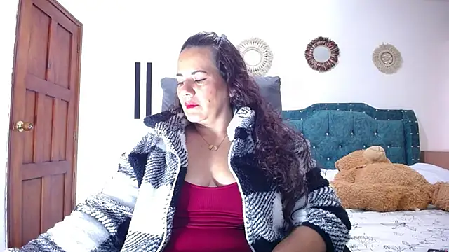 Snapshot of sofiamature01 chatting on January 15, 8:12 pm sofiamature01 online show from January 15, 8:12 pm