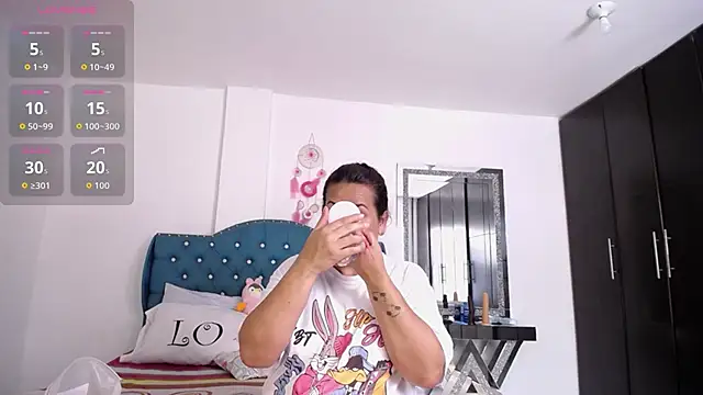 sofiamature01 online show from March 25, 3:33 pm