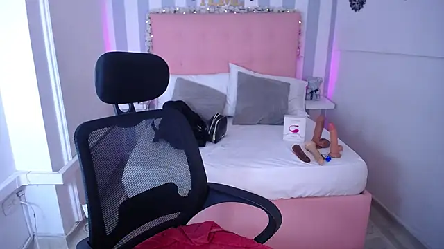 Lunna boobs online show from December 20, 4:26 am