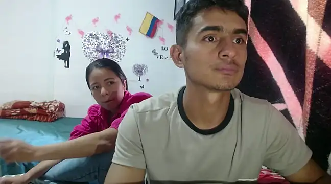 Snapshot of maria_and_angel chatting on December 11, 8:39 pm maria and angel online show from December 11, 8:39 pm