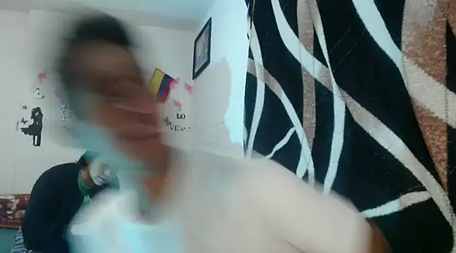 Snapshot of maria_and_angel chatting on December 16, 1:10 am maria and angel online show from December 16, 1:10 am