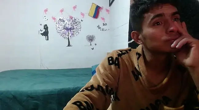 Snapshot of maria_and_angel chatting on December 18, 3:04 am maria and angel online show from December 18, 3:04 am