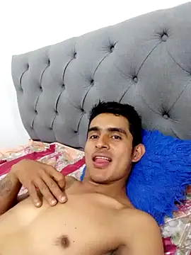 Snapshot of maria_and_angel chatting on March 5, 12:00 pm maria and angel online show from March 5, 12:00 pm