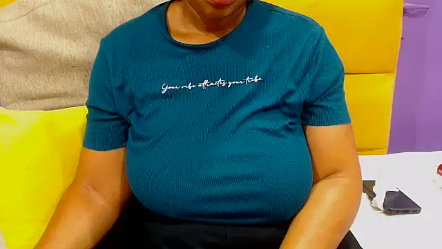 YELLOWBUSTYMELLONS online show from October 31, 5:15 am