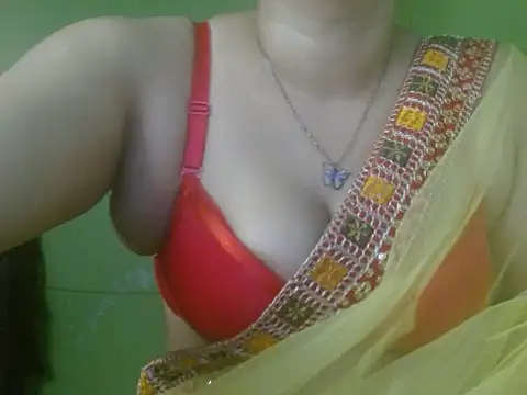 Snapshot of LOVERIAKOL chatting on July 12, 9:10 am LOVERIAKOL online show from July 12, 9:10 am