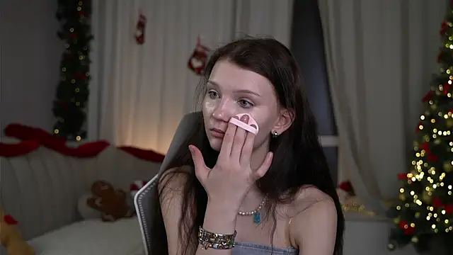 CindyGarrison online show from December 18, 11:41 pm