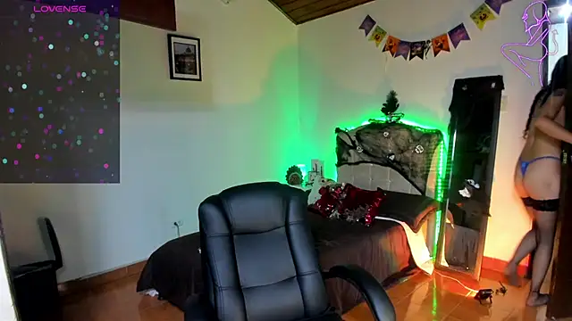 vampirellaa crazy  online show from October 22, 5:07 am