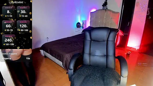 vampirellaa crazy  online show from October 8, 5:31 am