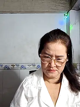 Snapshot of phnz chatting on November 4, 8:29 am phnz online show from November 4, 8:29 am