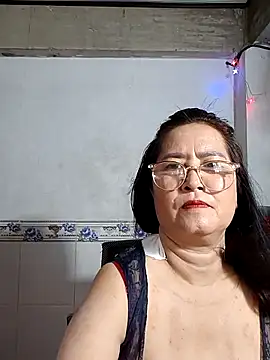 Snapshot of phnz chatting on November 18, 5:55 am phnz online show from November 18, 5:55 am