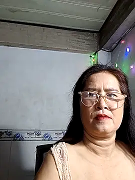 Snapshot of phnz chatting on November 23, 1:32 pm phnz online show from November 23, 1:32 pm